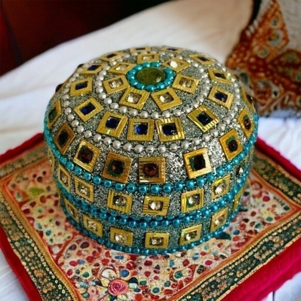 Handmade Indian Rhinestone Beaded Tin Jewelry Box 2.5x2.5x1.5" Blue Gold Trinket